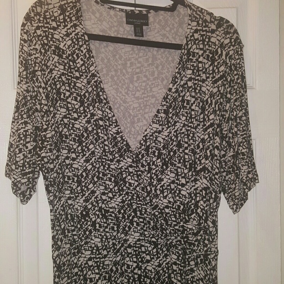 Black White Print Faux Wrap Dress - Picture 4 of 4