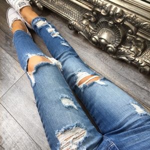 🆕 Beachin Destroyed Ankle Jeans 9/28 @itselaine