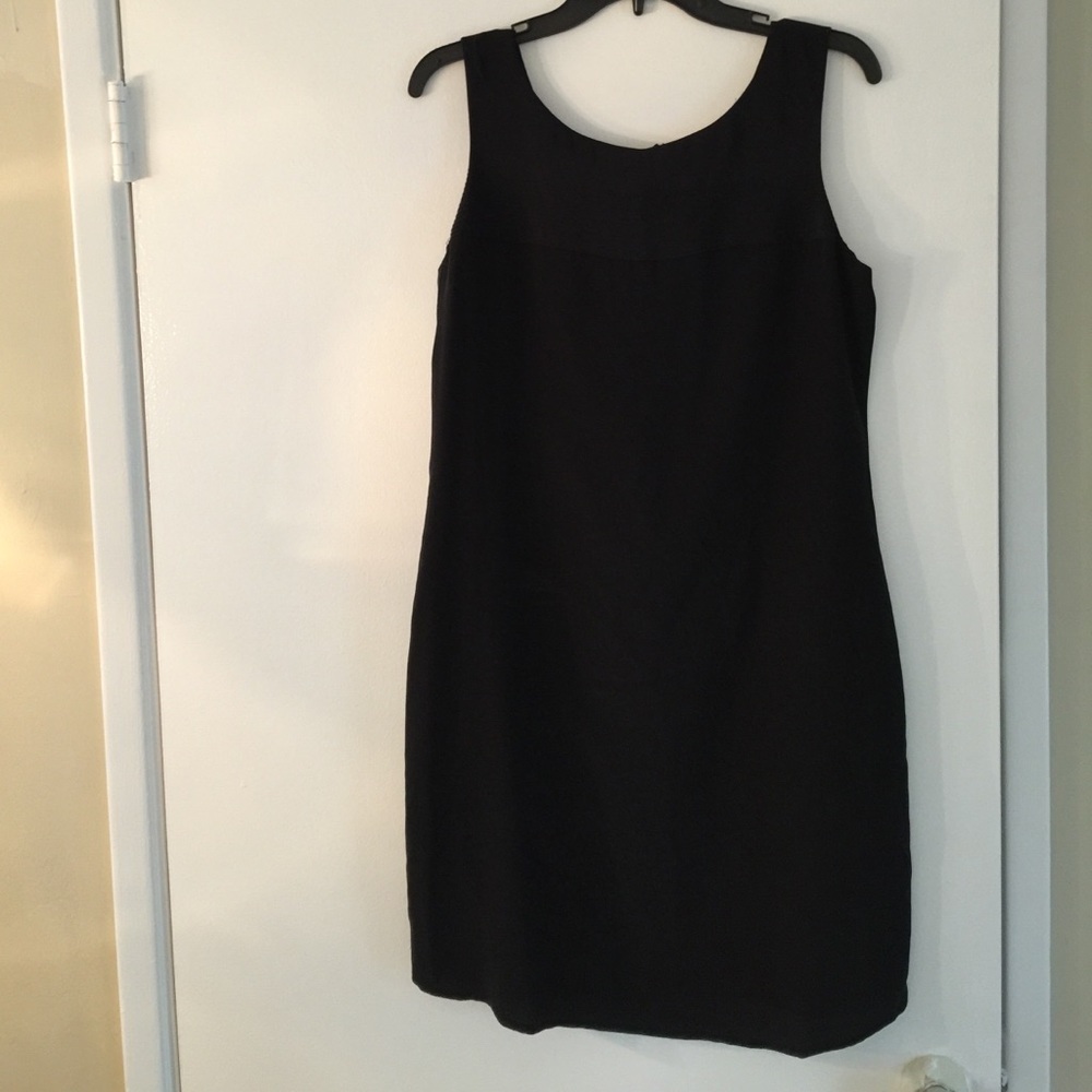 The only LBD needed: 100% silk SZ 8 It's HOT!🔥