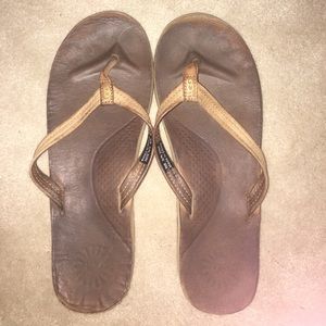 UGG flipflops
