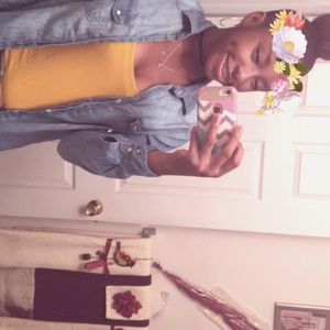 Meet your Posher, Delecia