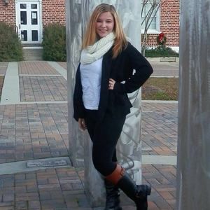 Meet your Posher, Annette