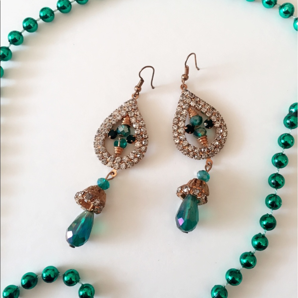 25% off 💍 B3 Teal beaded Tear Drop Earrings