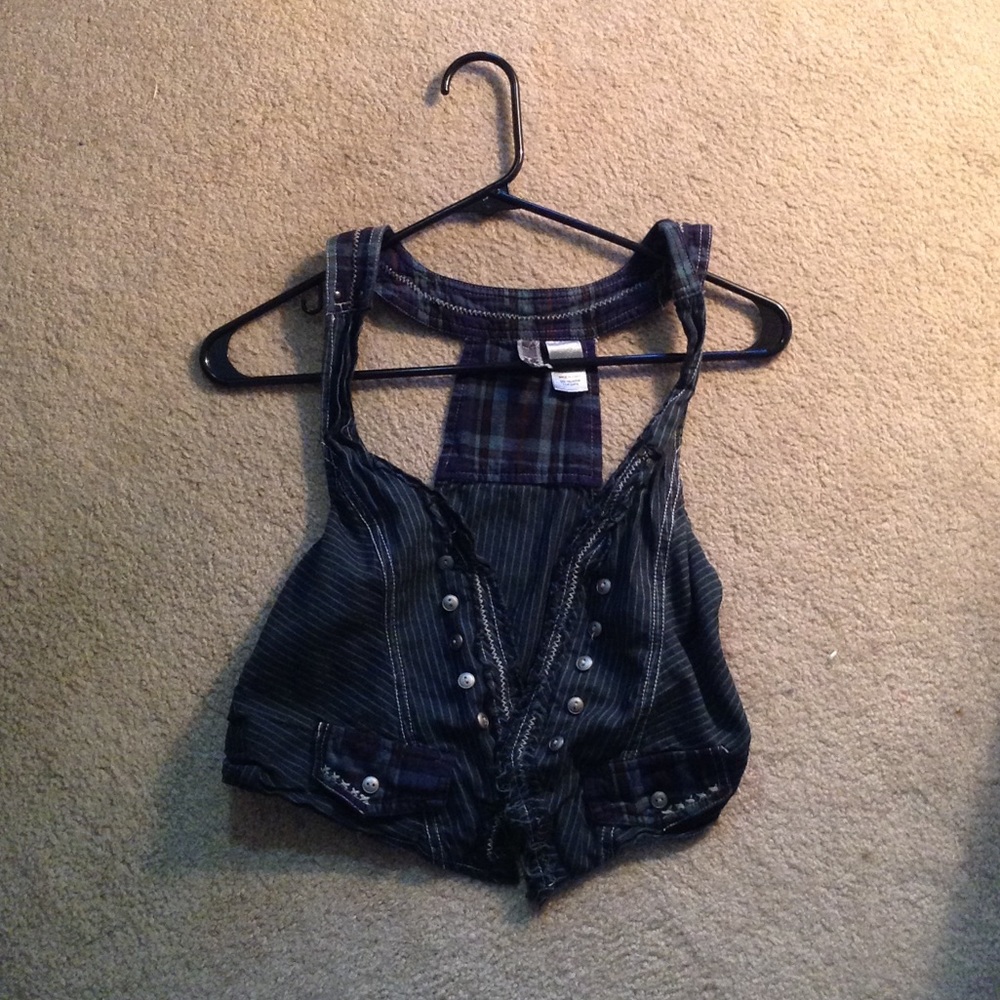 A blue vest