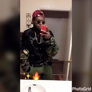 Meet your Posher, Larry