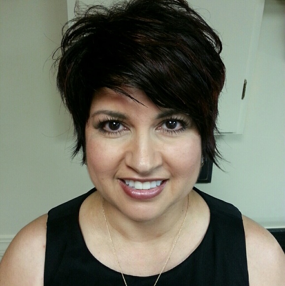 Meet your Posher, Lupita - Picture 1 of 1