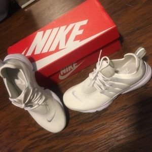 Women's Nike triple white prestos