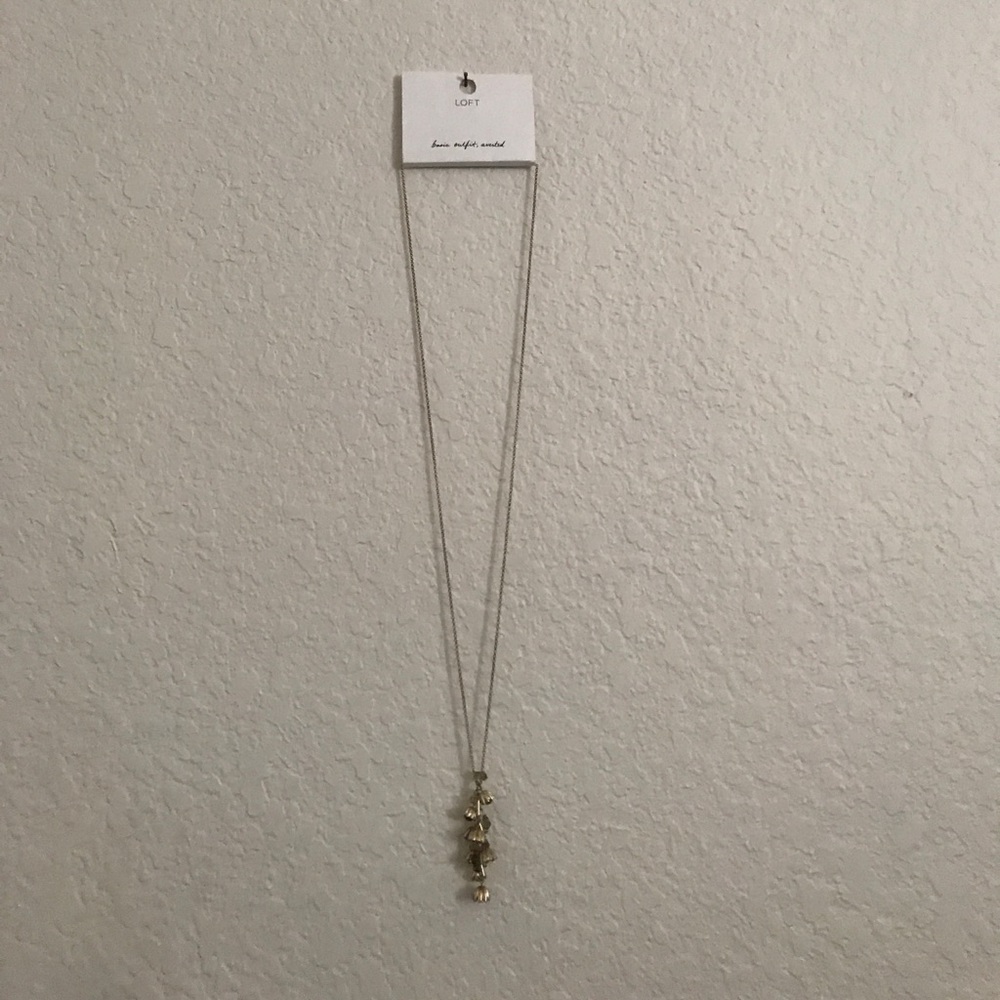 Loft flower necklace