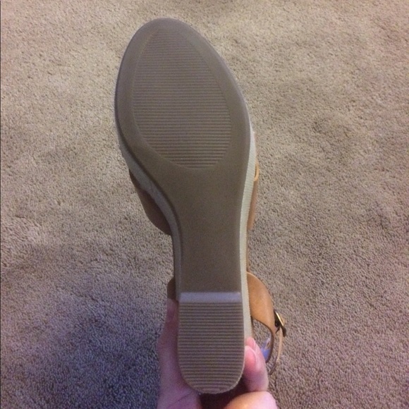 Steve Madden Orlena Tan Wedges - Picture 6 of 7