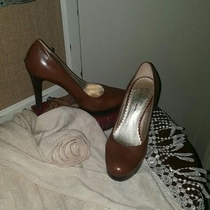 Jessica Simpson Platform Pumps