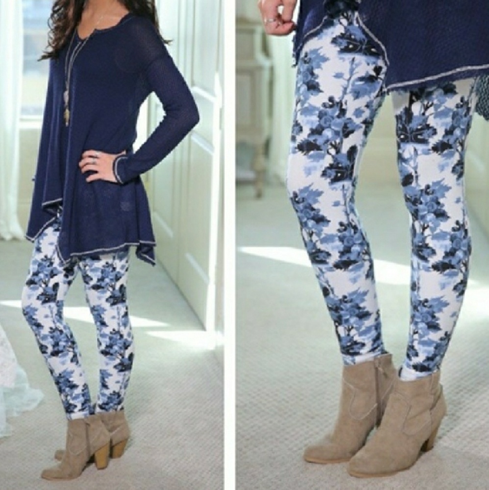 NWOT SPRING Floral Print  Leggings