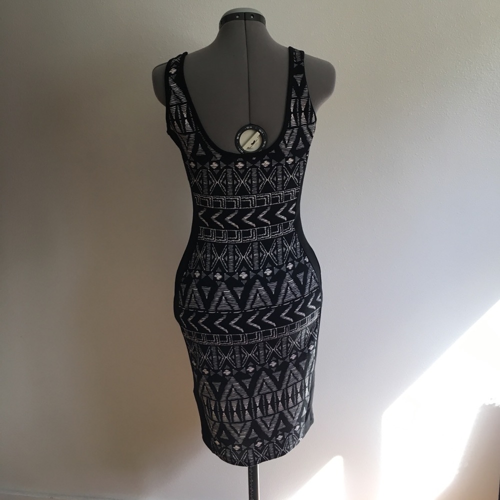 Sparkle And Fade Black And White Patterned Dress - image 3