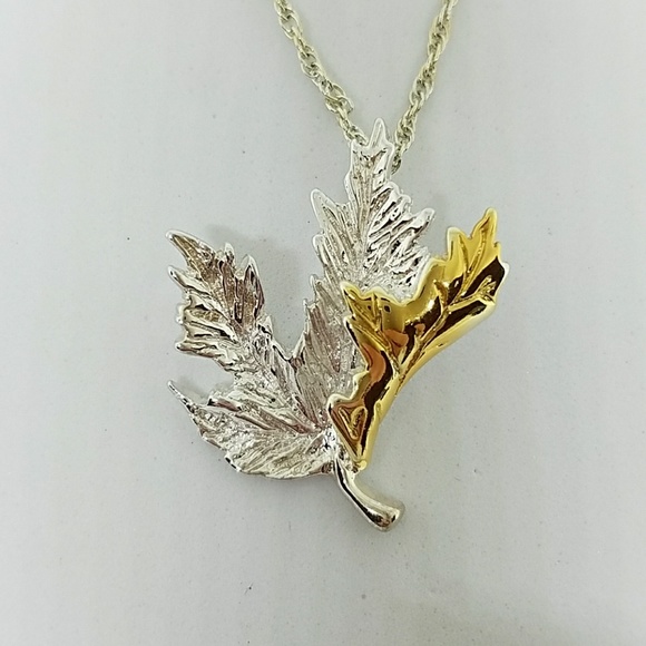 Jewelry - Sterling Silver Canadian Maple Leaf Necklace