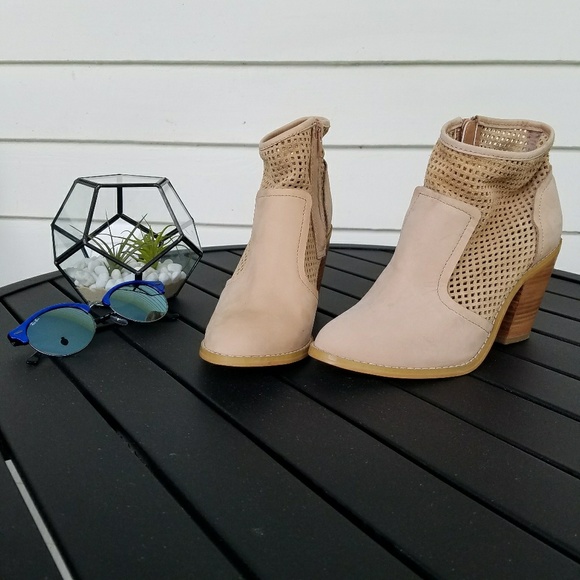 Saks Fifth Avenue suede booties - Picture 2 of 5