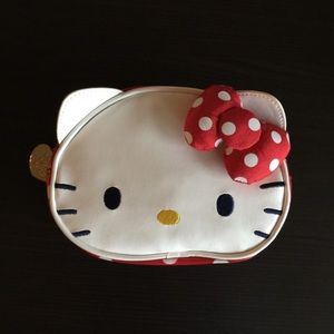NEW Sanrio Hello Kitty cosmetic bag