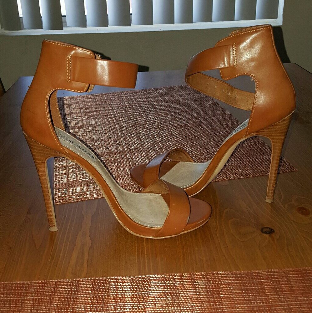 Reposh! Cognac Steve Madden Heels