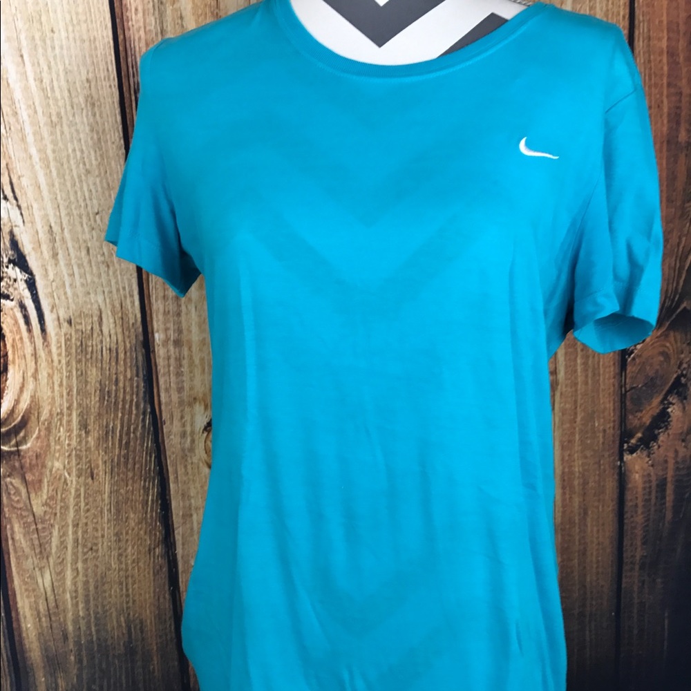 Nike top