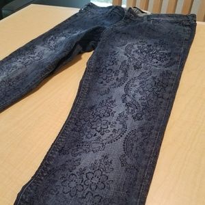 NWOT Hollister Jeans with Flower Design