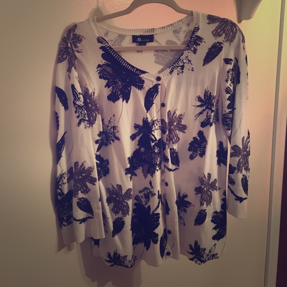 Black & white floral cardigan