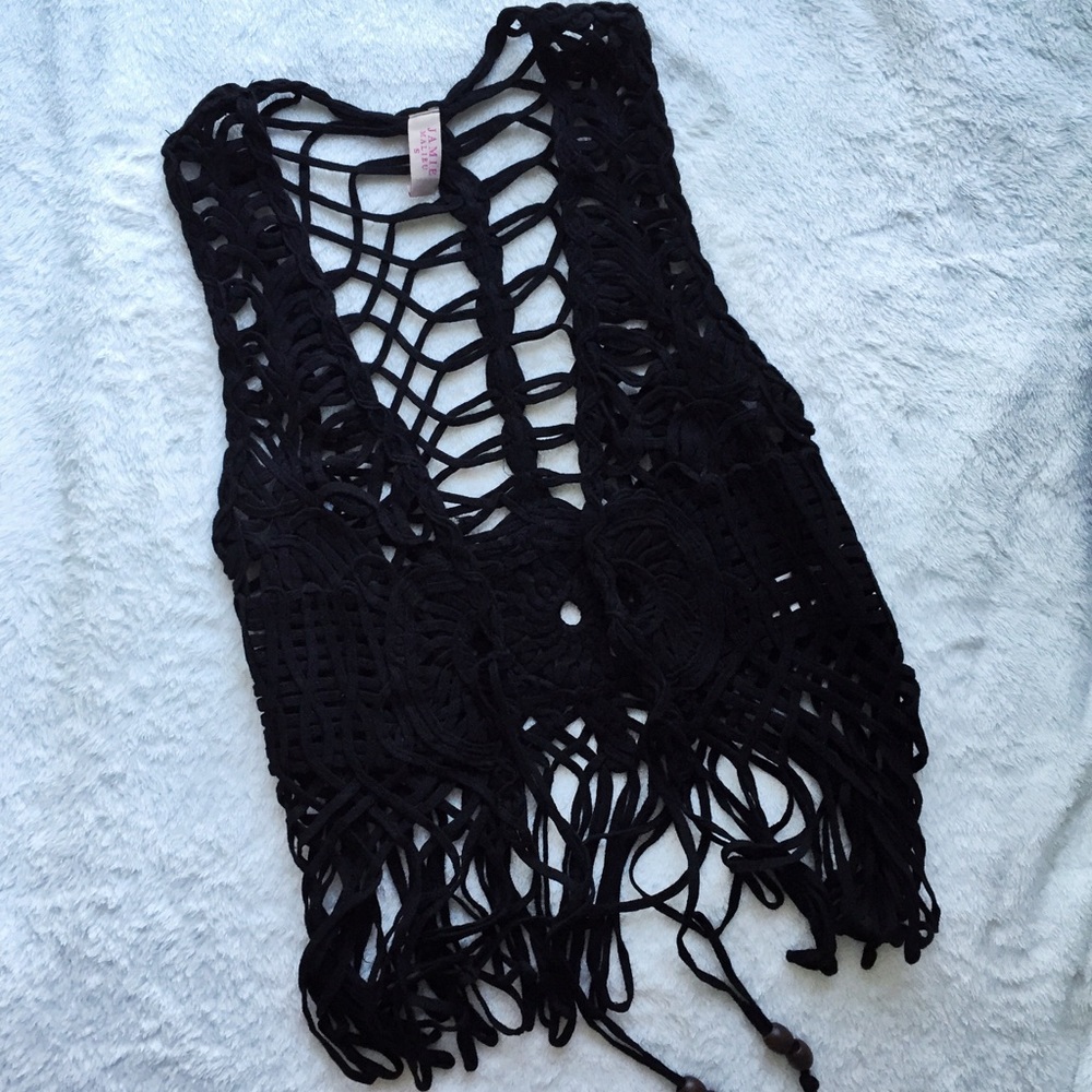Black lace pattern vest for FESTIVAL season!
