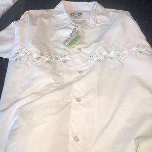 Go Barefoot white short sleeve shirt