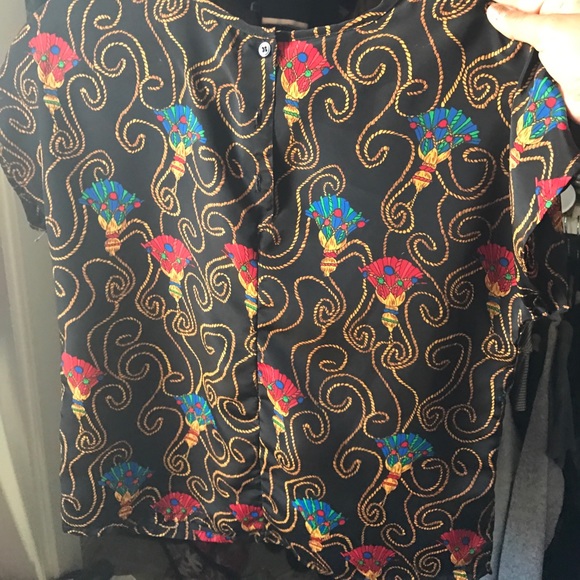 Unique Tee - Picture 2 of 2