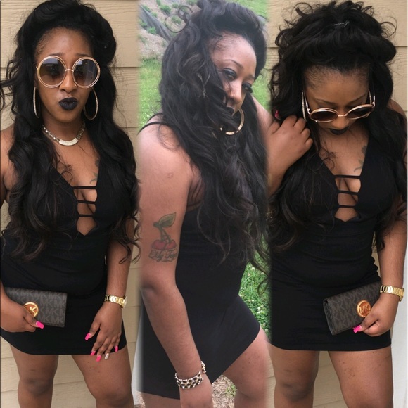 Sleeveless Black Dress - Picture 2 of 5