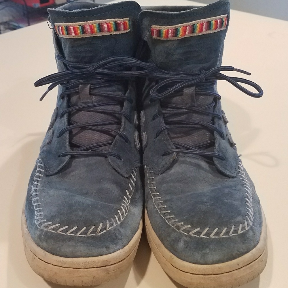 Men's New Balance blue suede mocosan walobies