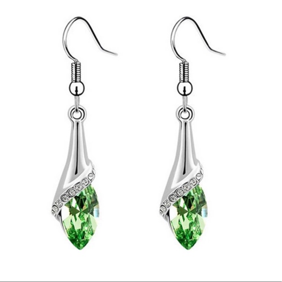 SILVER PLATED AUSTRIAN CRYSTAL EARRINGS - Picture 1 of 1