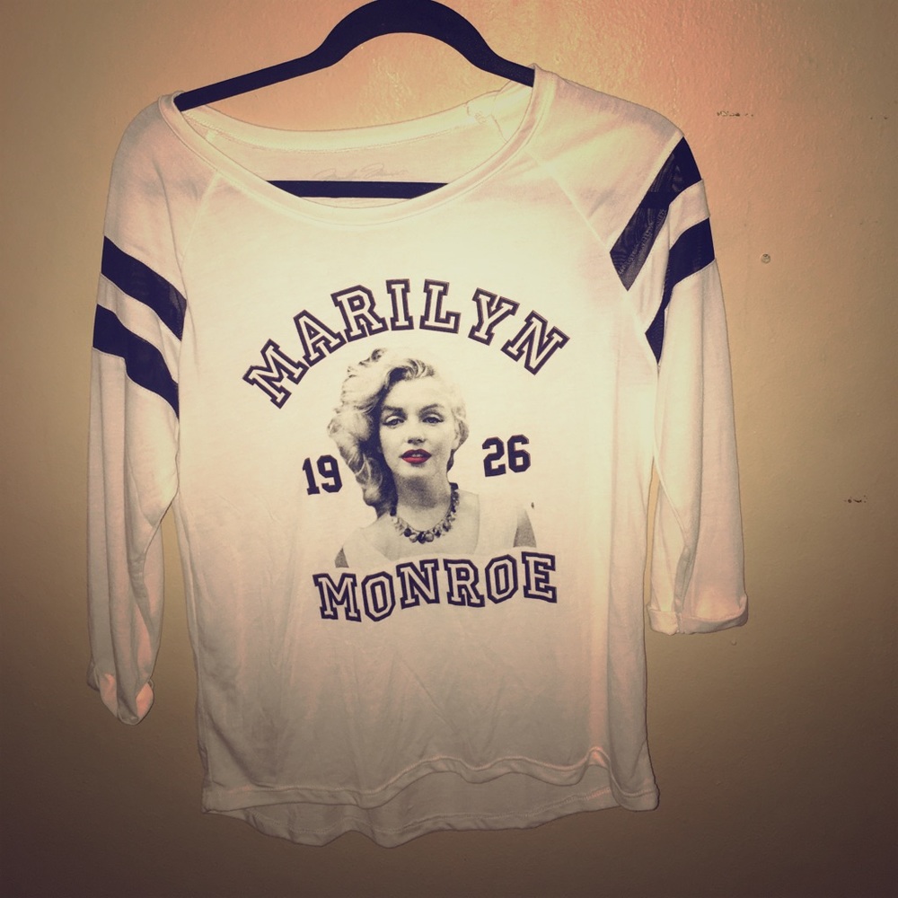Nwt white/black "Marilyn Monroe" top size M