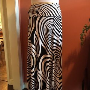 ✨SALE✨Eva Varro maxi skirt