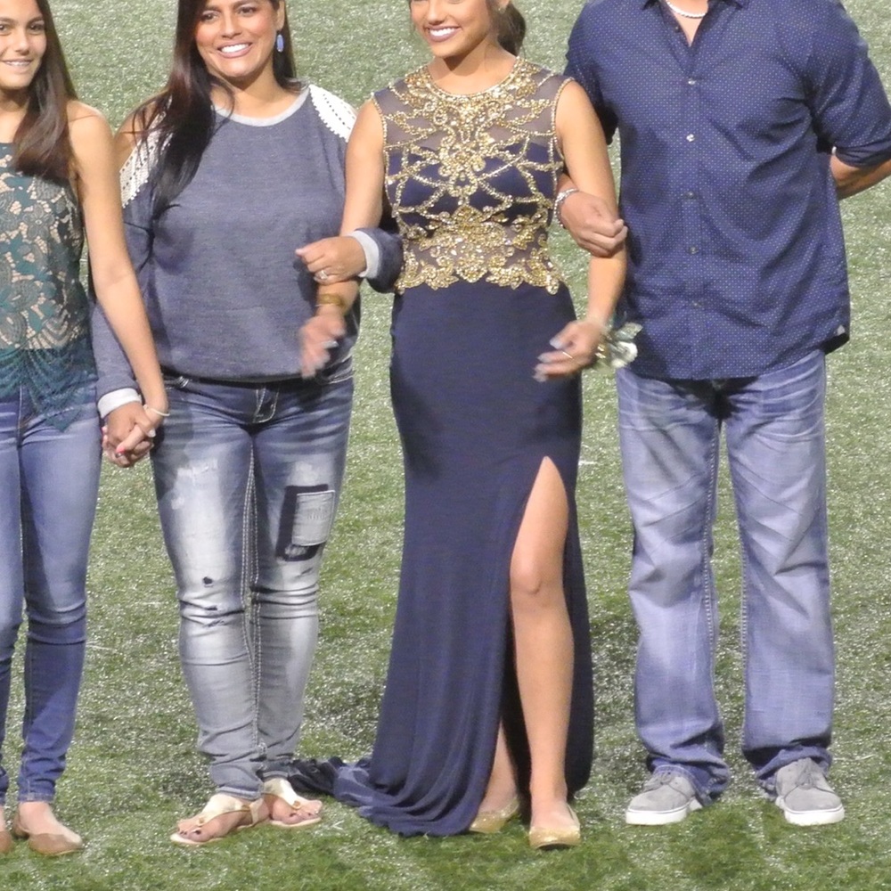 Prom/Homecoming/Formal Dress - Picture 2 of 2
