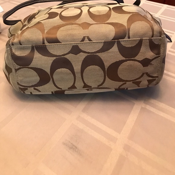 Authentic Coach "C" Print Handbag - Picture 3 of 5