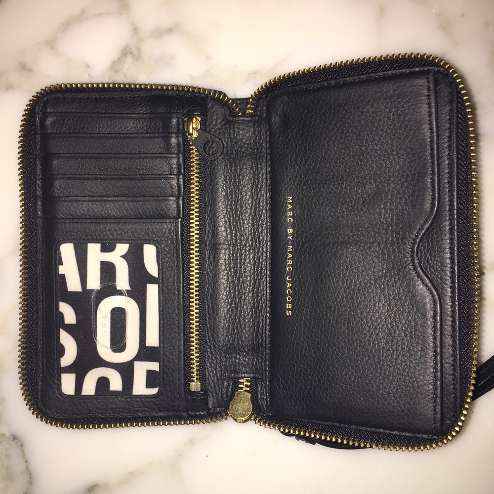 Marc Jacobs black wallet / wristlet