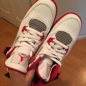 Fire red 4s