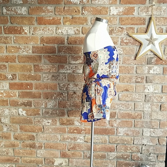 Summer Getaway Floral Romper - Picture 2 of 7