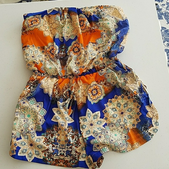 Summer Getaway Floral Romper - Picture 5 of 7