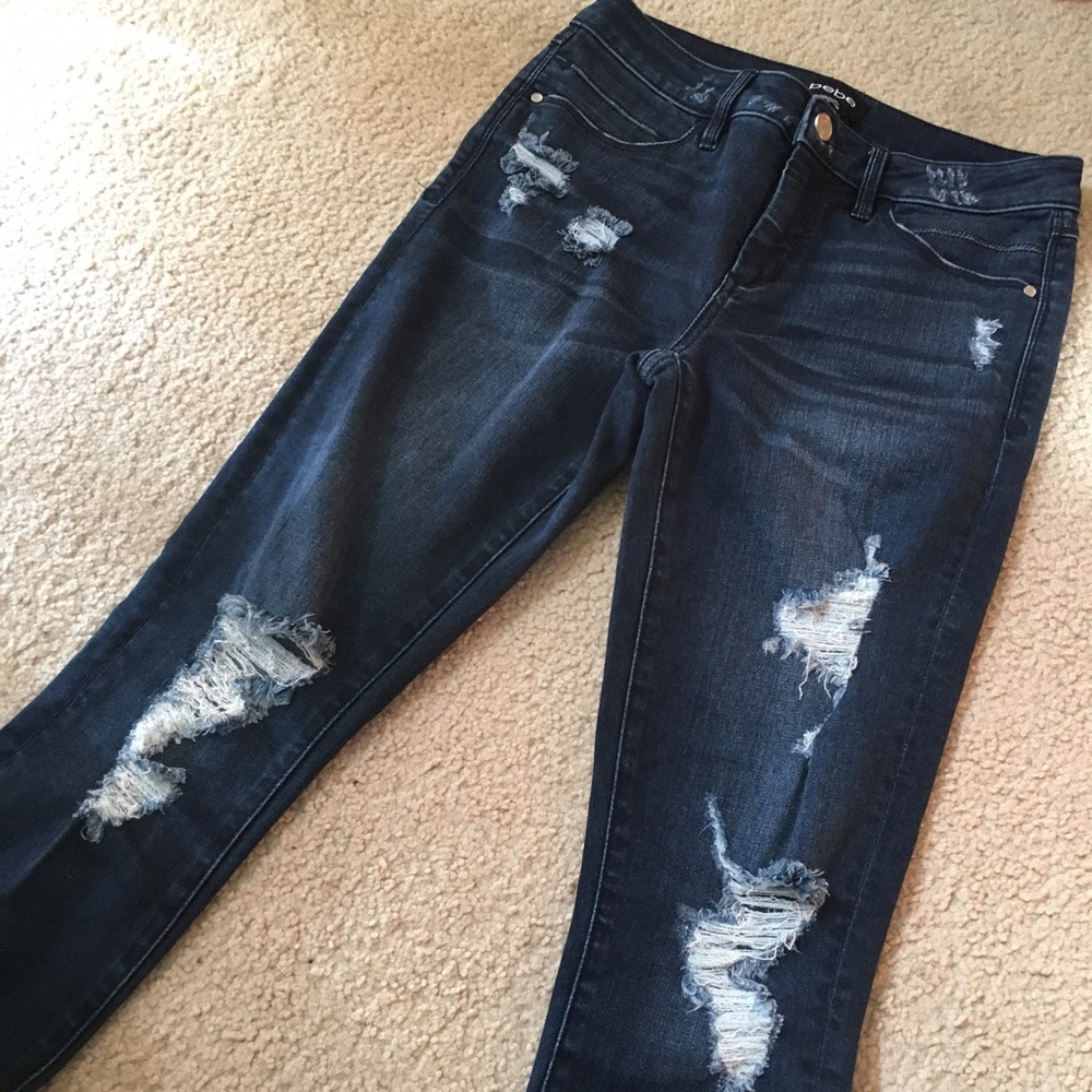 SOLD Bebe distressed/ripped skinny jeans - Picture 4 of 4