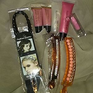 Nudes lip glosses/hair accessories collection