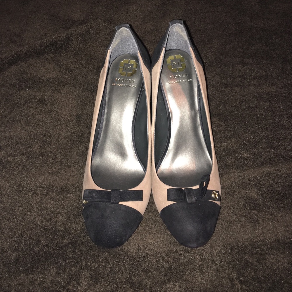 Monet Suede Pumps Size 9 Brand New