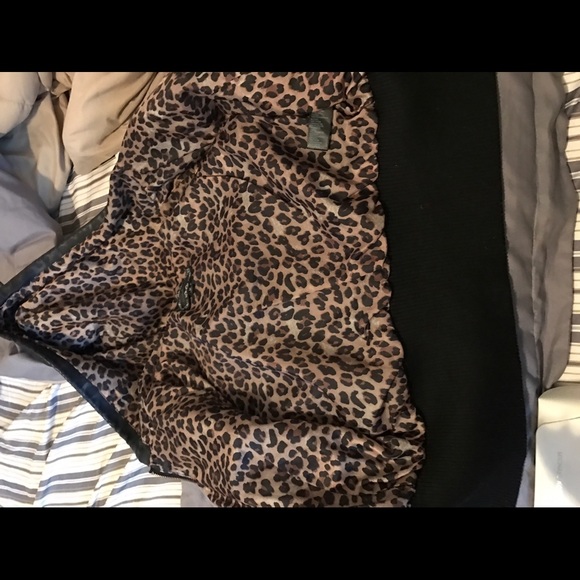 Leather jacket - Picture 2 of 3