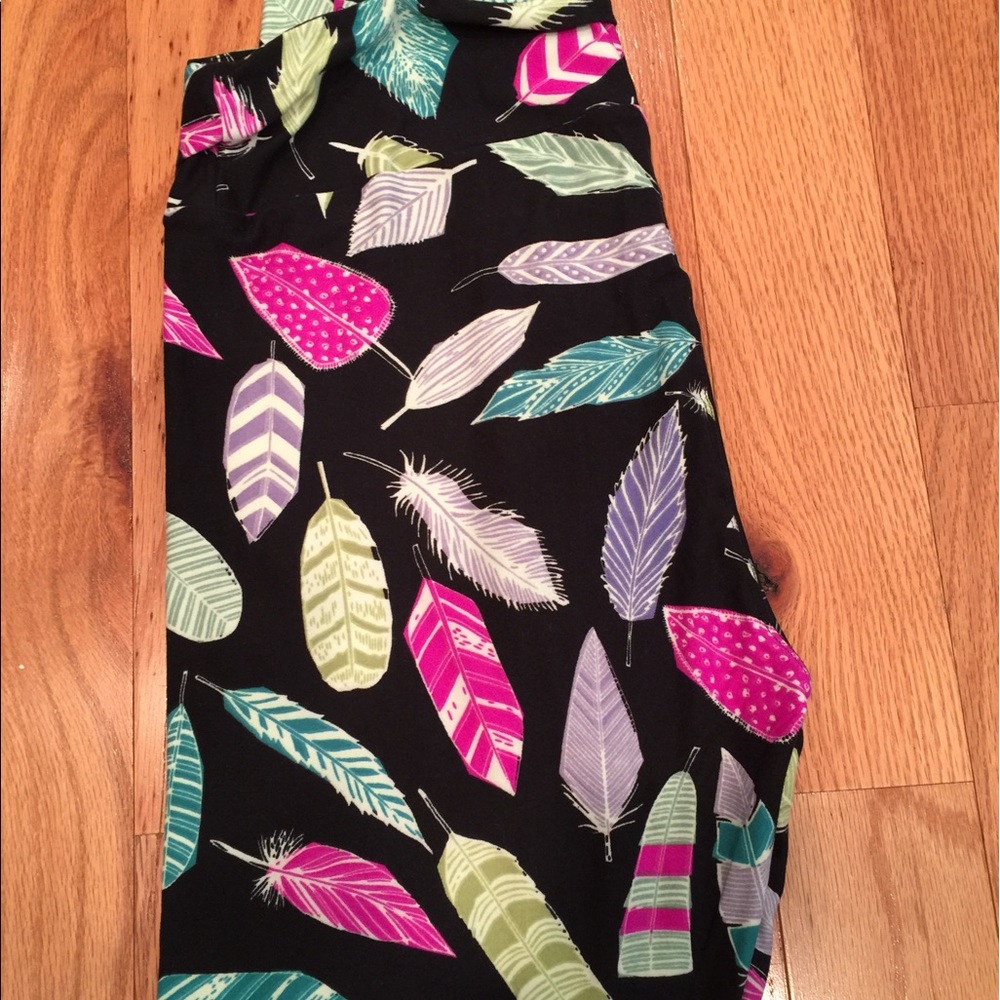 LuLaRoe Feather Leggings TC
