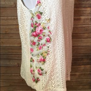 🎊Sale!🎊 Beautiful cream-colored camisole tank