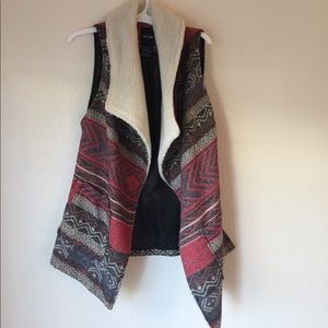 Awesome tribal print collared vest!