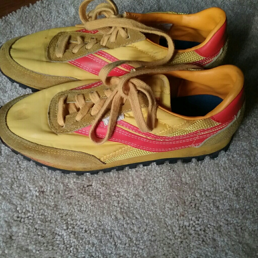 Rare 1979-80 Osaga KT-26 runners