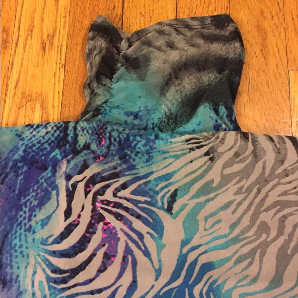 Turtle neck short sleev blouse - Picture 2 of 3