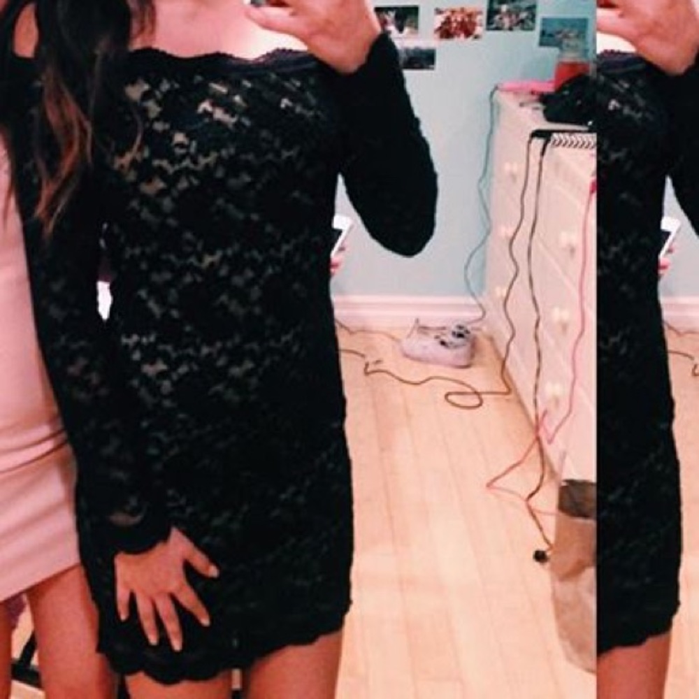 LACE TIGHT FITTING OFF THE SHOULDER DRESS