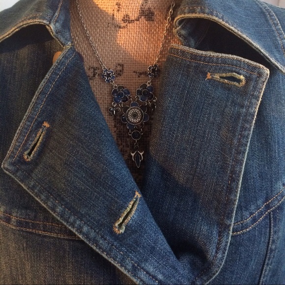 Beautiful Multi Blue Necklace - Picture 2 of 2