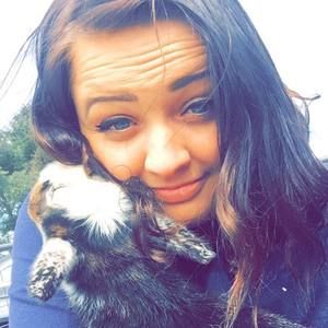 Meet your Posher, Olivia