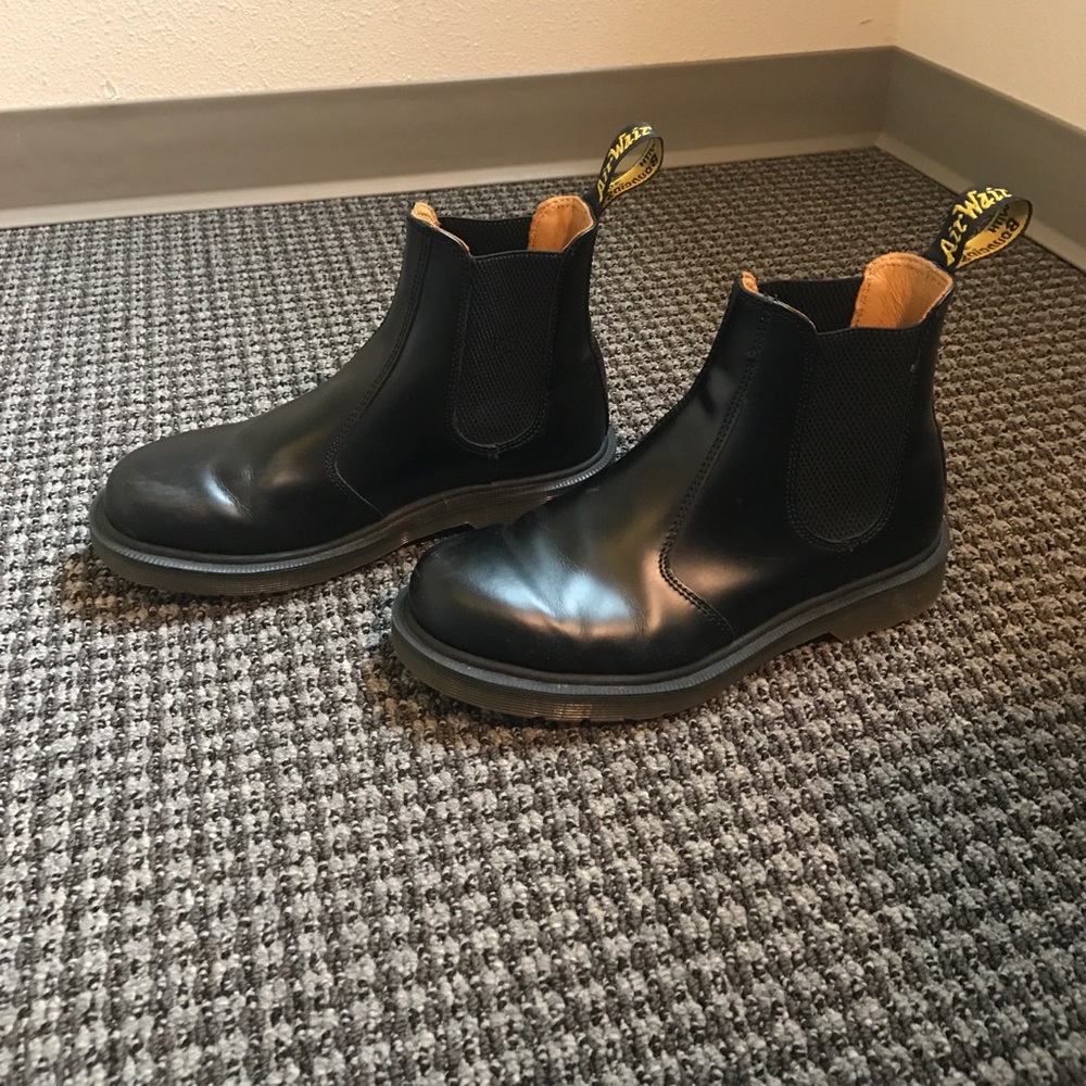 Dr. Marten chelsea boots womens sz 8!